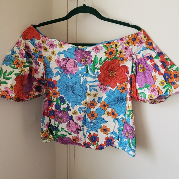 H&M Tops - Rainbow color 70s style off the shoulder top